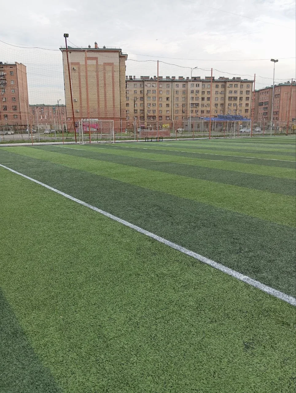 Futbol maydoni 332-maktab