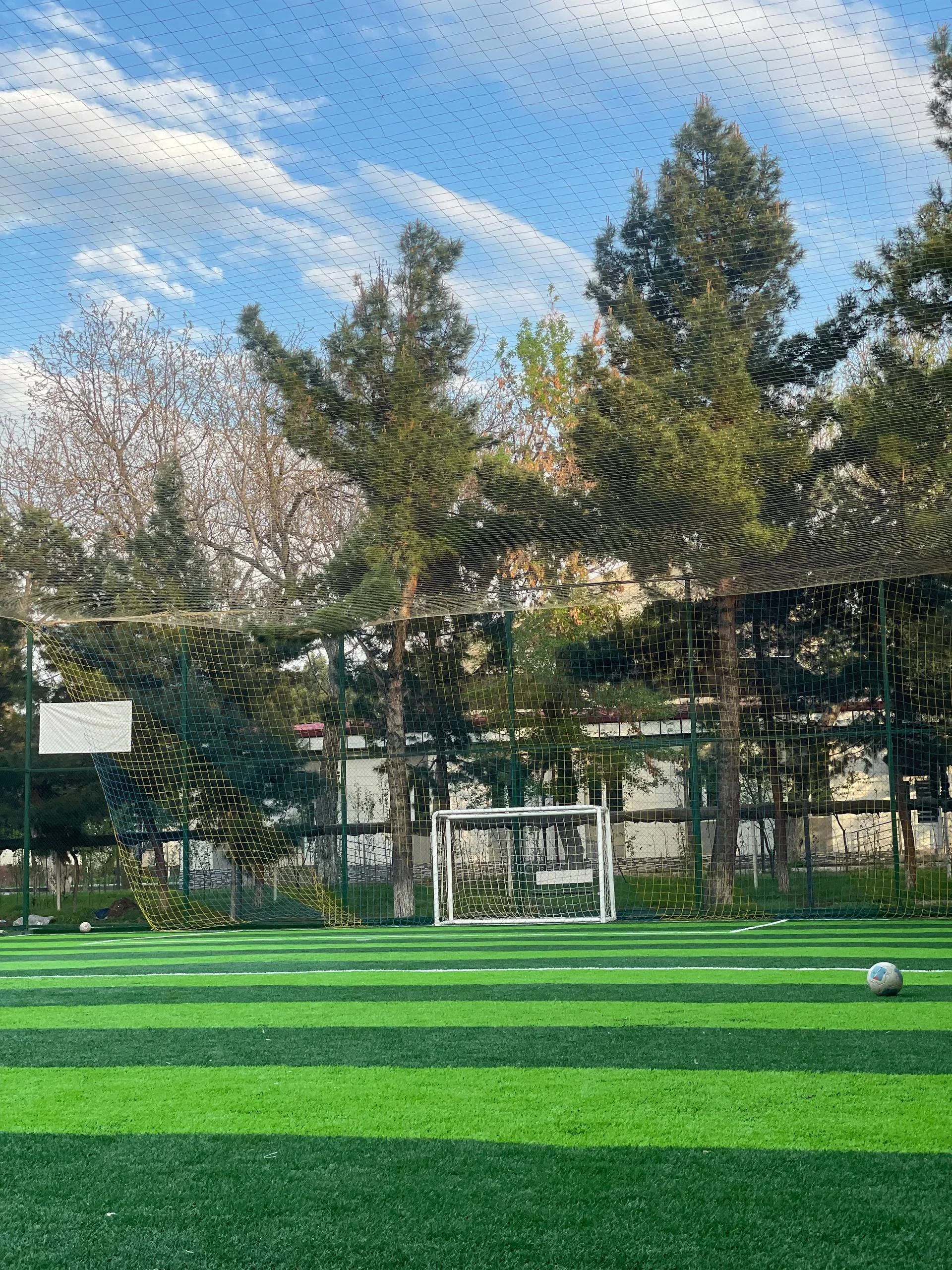 Medtexnikum-2 Futbol Maydoni